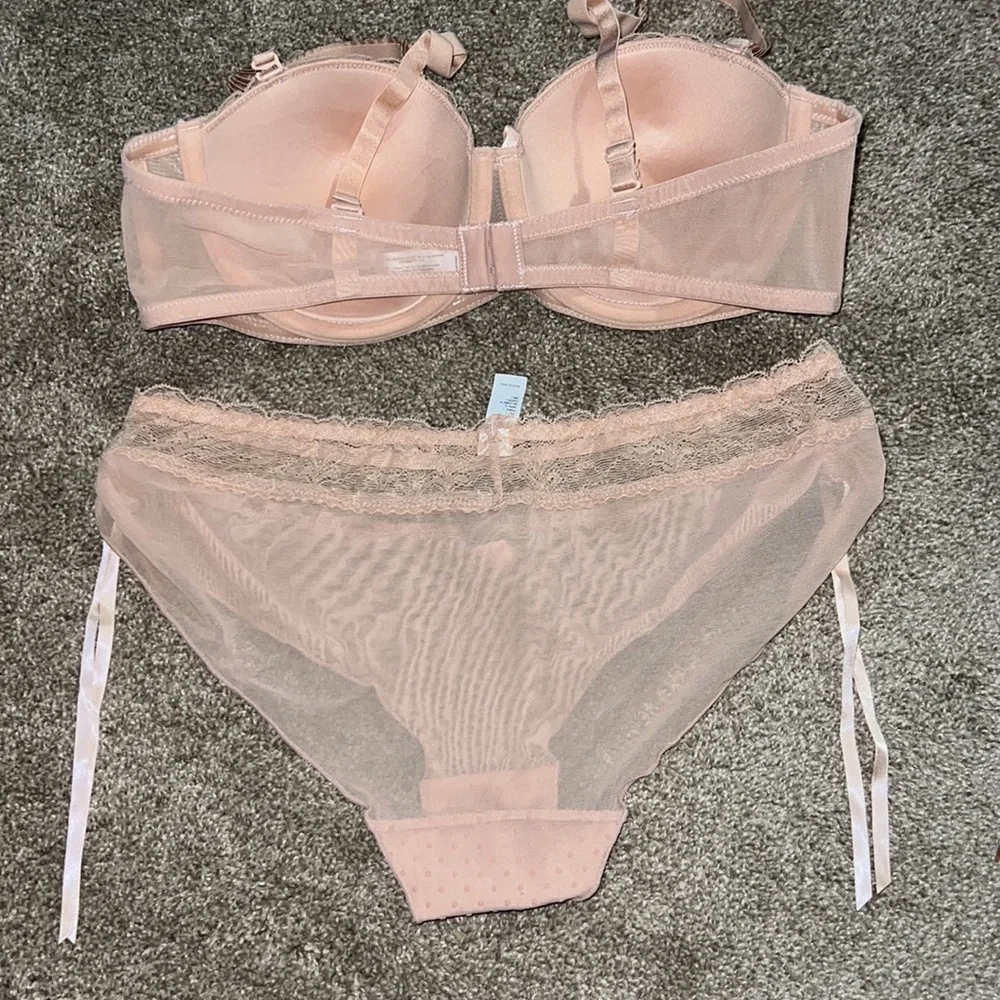 Adore Me bra and Panty set - Picture 2 of 9